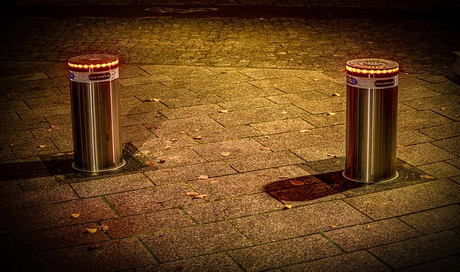 bollard-4619073_640.jpg